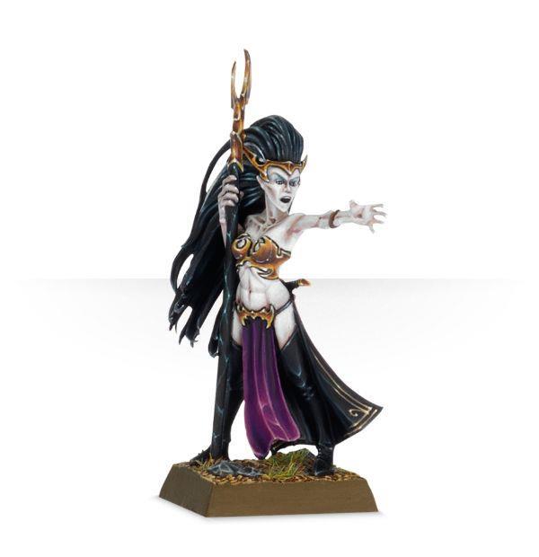 GRAN HECHICERA ELFA OSCURA | 5011921996155 | GAMES WORKSHOP